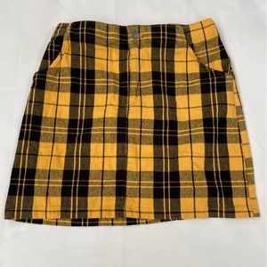 Hollister Plaid Black and Yellow Miniskirt Small